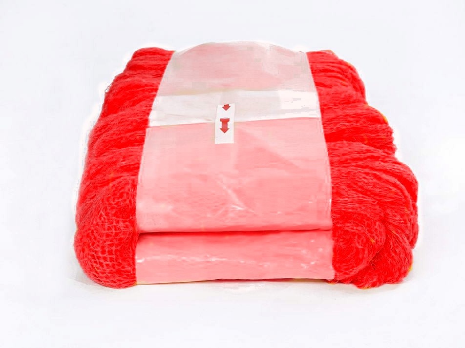 red sleeve of knitted tubular netting for packing onions in manual or semi-automatic clipping machines